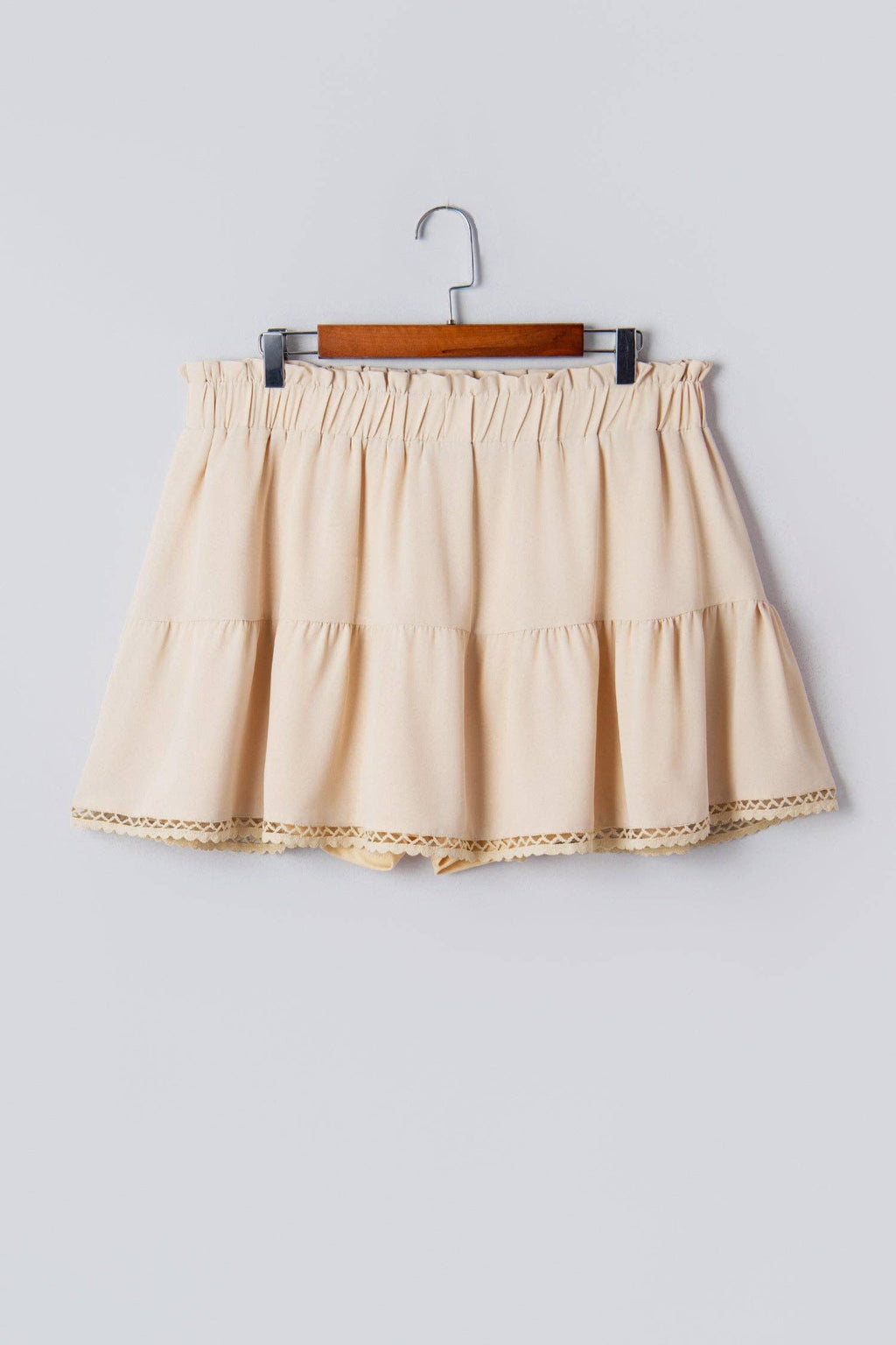 Plus Size Frilled Elastic Waist Lace Trim Boho Ruffled Shorts