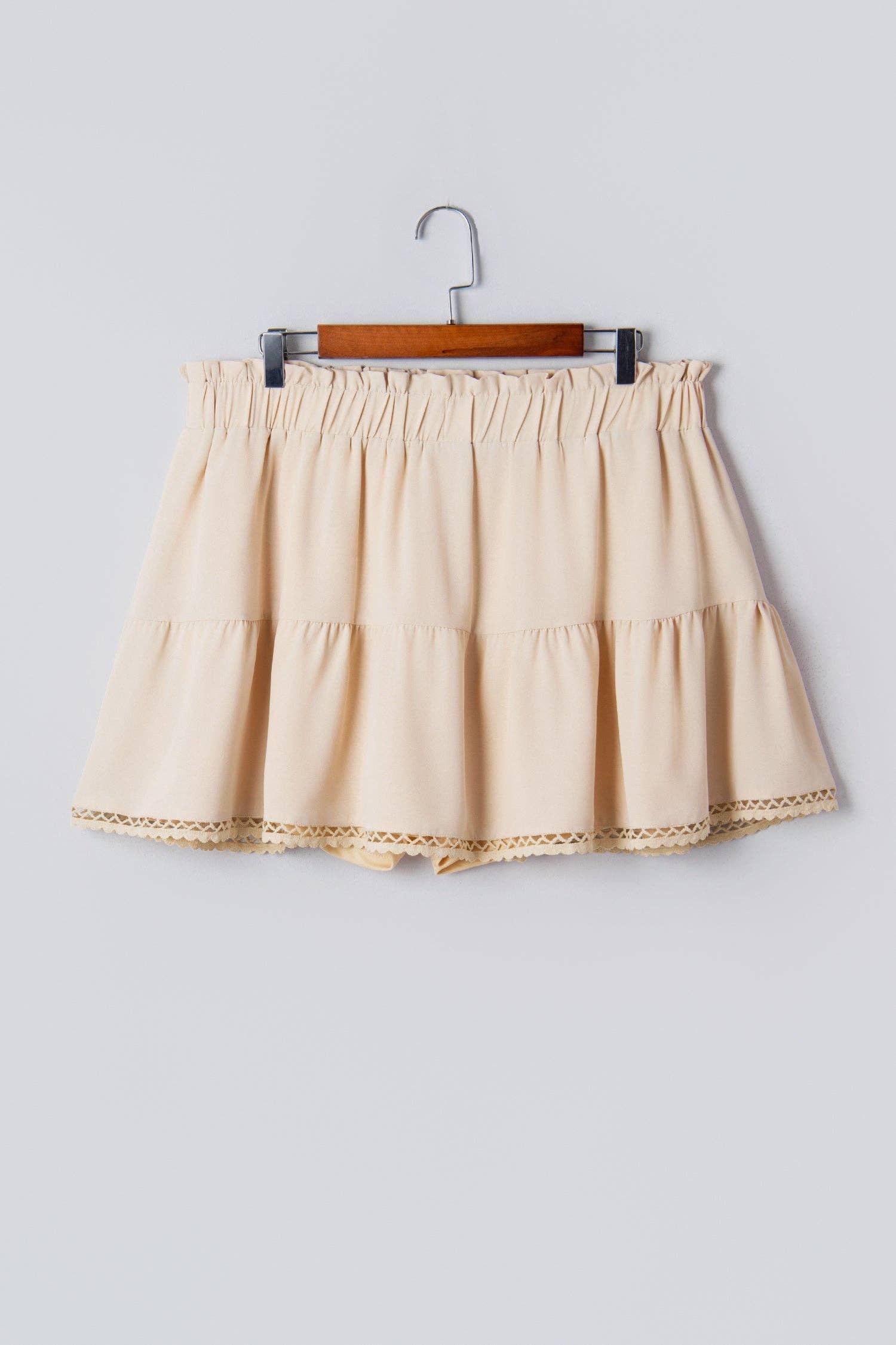 Plus Size Frilled Elastic Waist Lace Trim Boho Ruffled Shorts
